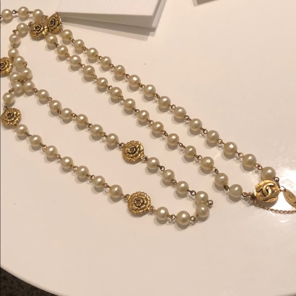 100% guarantee authentic vintage Chanel necklace.
